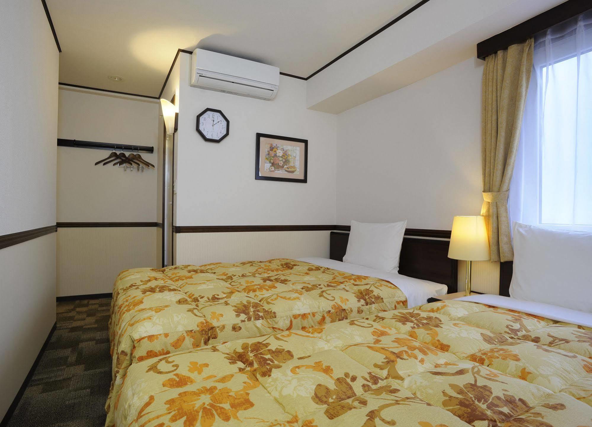 Toyoko Inn Kobe Minatogawa Koen Exterior foto