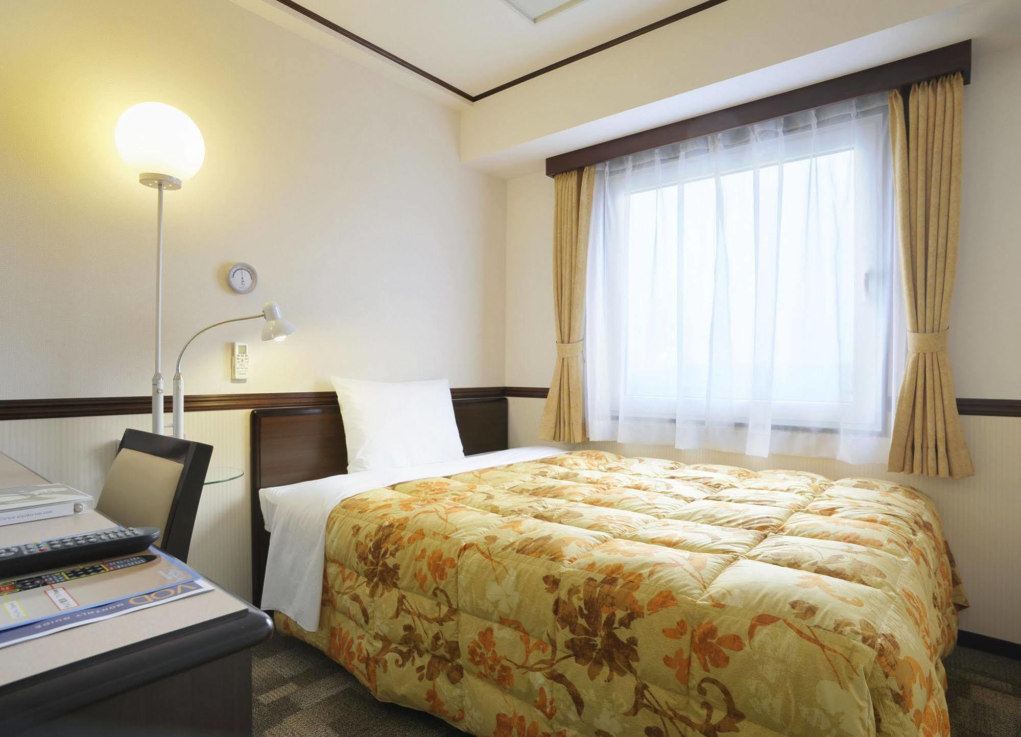 Toyoko Inn Kobe Minatogawa Koen Exterior foto