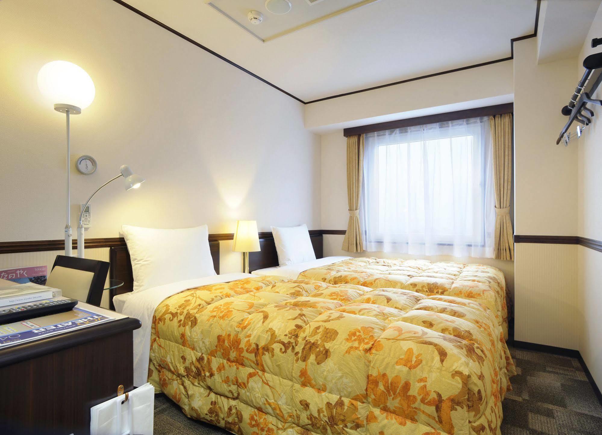 Toyoko Inn Kobe Minatogawa Koen Exterior foto